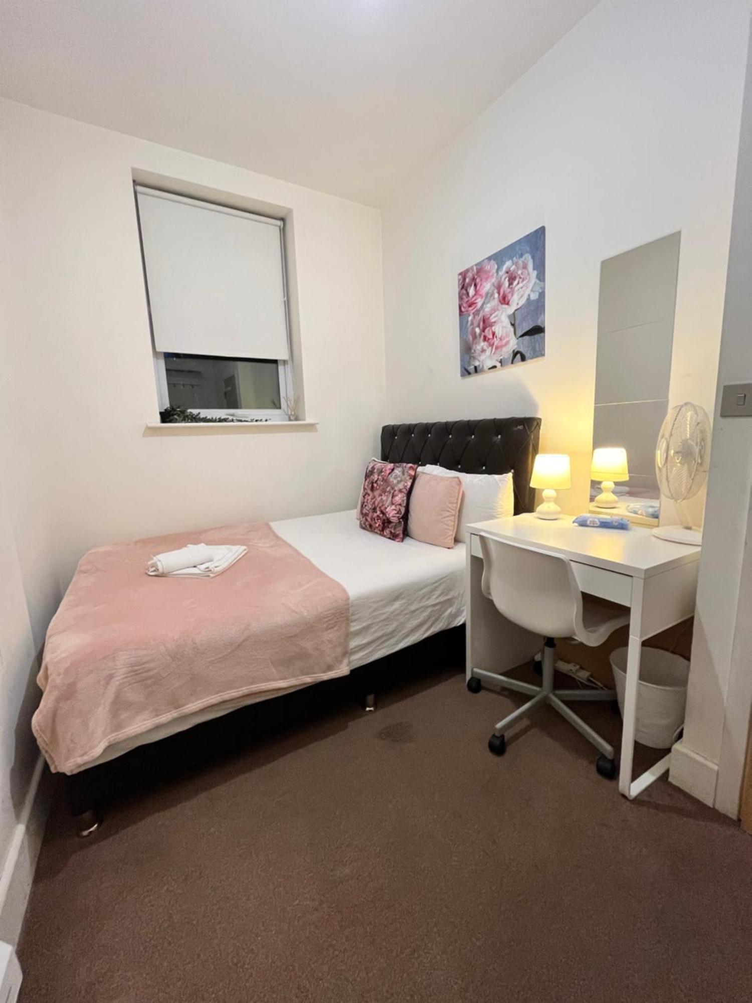 Metropolitan Coziness Private Bedrooms In Euston Station 161 London Exterior photo